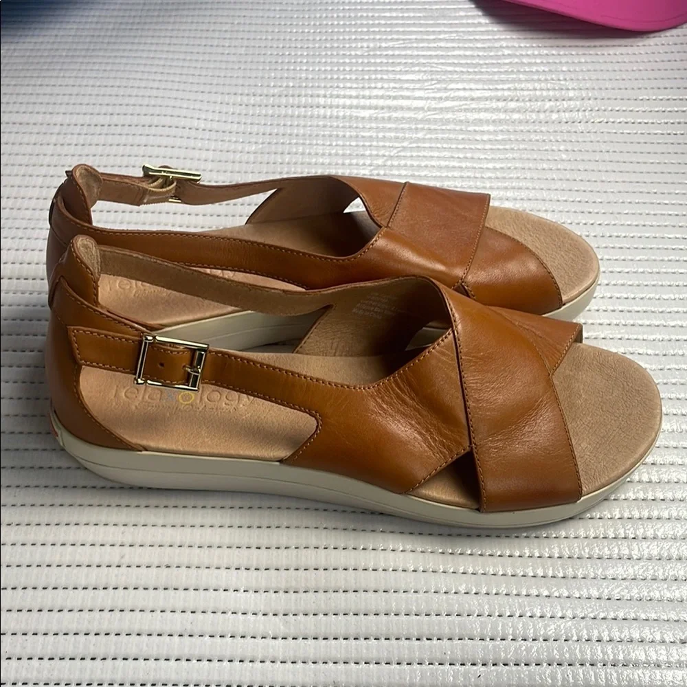 Tommy Bahama Leather Flats - Picture 2 of 9